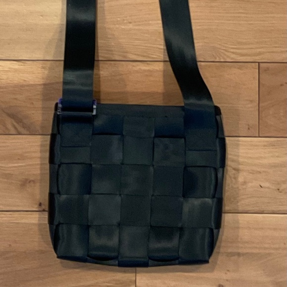 Harvey’s California crossbody purse